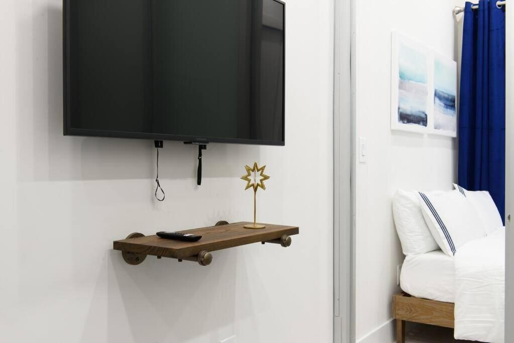 78-1d New Junior 1 Bedroom Prime Ues- Wd In Unit